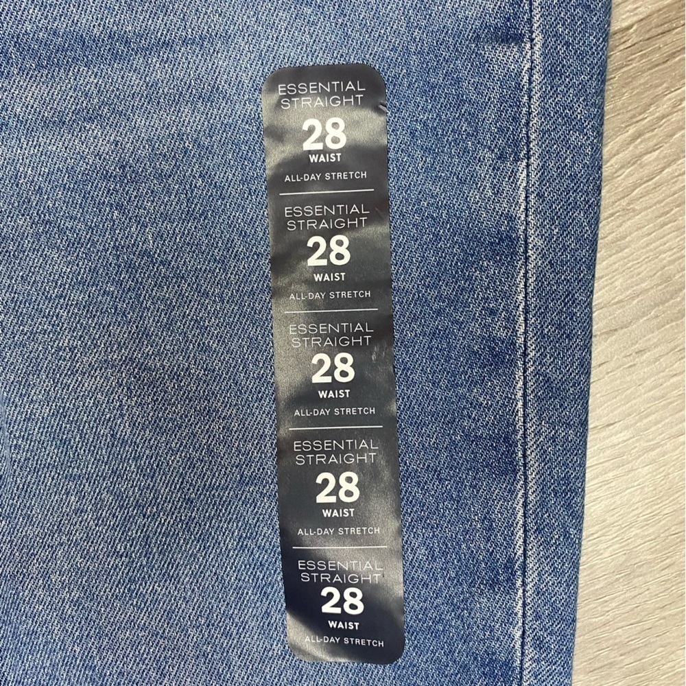NWT J. Crew Essential Straight Leg All-Day Stretch Jeans - Picture 4 of 8